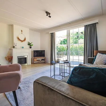 29, Natuurlijk Gelegen Nabij Efteling En Beekse Bergen, Airco & Prive Parkeren Inbegrepen!