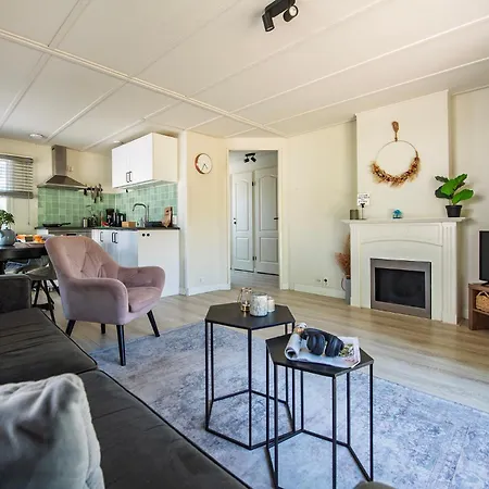 29, Natuurlijk Gelegen Nabij Efteling En Beekse Bergen, Airco & Prive Parkeren Inbegrepen! Chalet