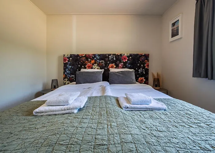 Chalet 29, Natuurlijk Gelegen Nabij Efteling En Beekse Bergen, Airco&privé Parkeren Inbegrepen! *