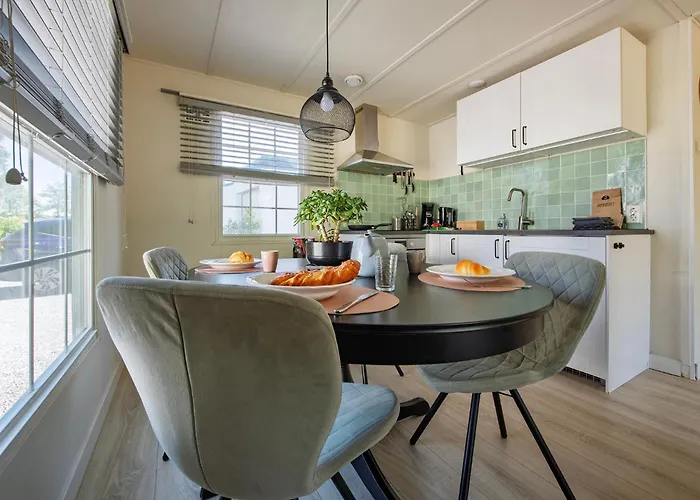 Chalet 29, Natuurlijk Gelegen Nabij Efteling En Beekse Bergen, Airco&privé Parkeren Inbegrepen! Oisterwijk