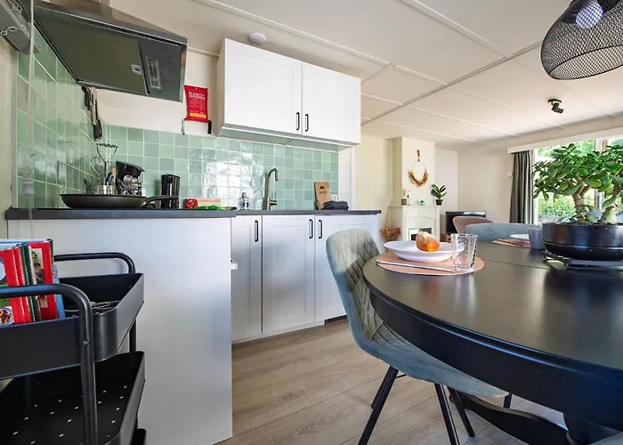 29, Natuurlijk Gelegen Nabij Efteling En Beekse Bergen, Airco&privé Parkeren Inbegrepen! Chalet *